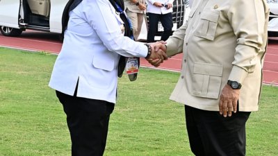 Walikota Bunda Eva Sambut, Kedatangan Presiden Prabowo