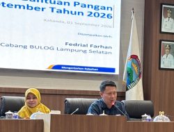Bantu Penuhi Kebutuhan Pangan Warga, Bulog Lamsel Salurkan Bantuan Beras